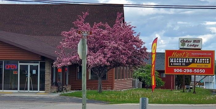 Mackinaw Pastie & Cookie Co (Flame Restaurant) - Web Listing (newer photo)